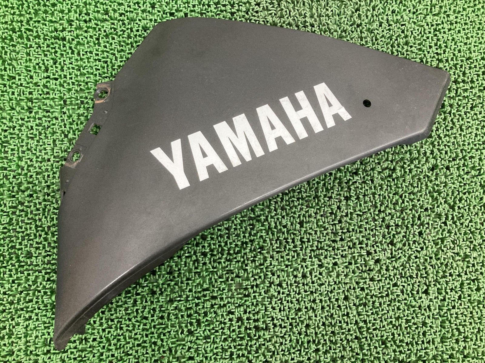 YZF-R1 アンダーカウル 左 ガンM 14B ヤマハ 純正 バイク 部品 RN24J 09-14年 アンダーカバー ロアカウル 割れ欠け無し 【中古】 46 バイク YZF-R1 アンダーカウル 左 ガンM 14B ヤマハ 純正 バイク 部品