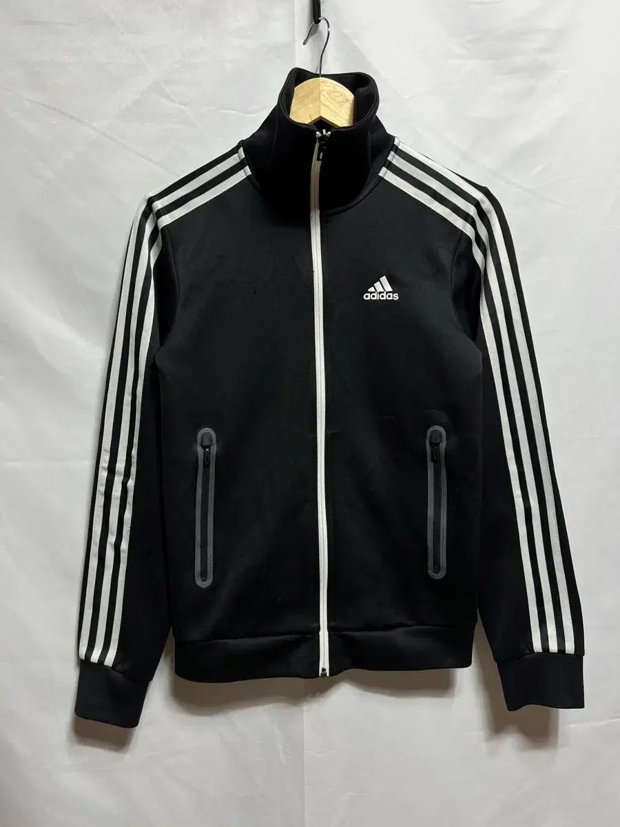 純正品/ 95 adidas(アディダス) 3本線 黒 トラックトップス ジャージ ヨーロッパ