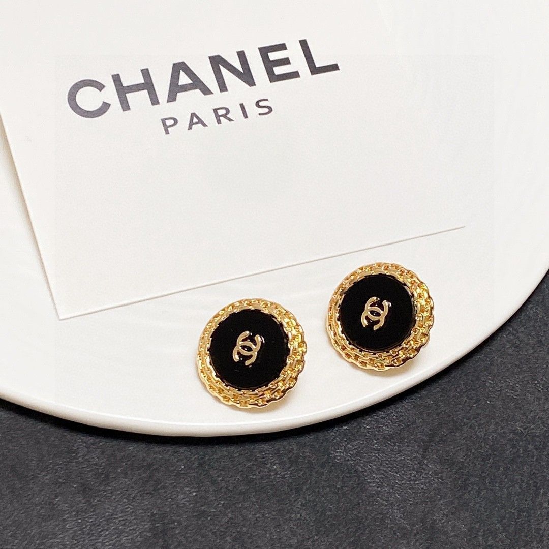 今日特価】CHANEL ノンピアス イヤクリップ（ダブル C ロゴ
