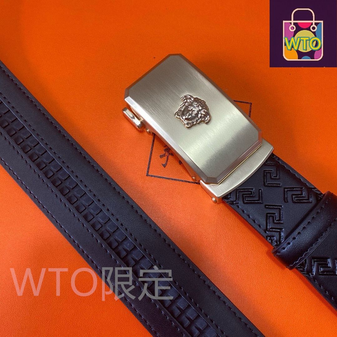 ヴェルサーチ coach長財布