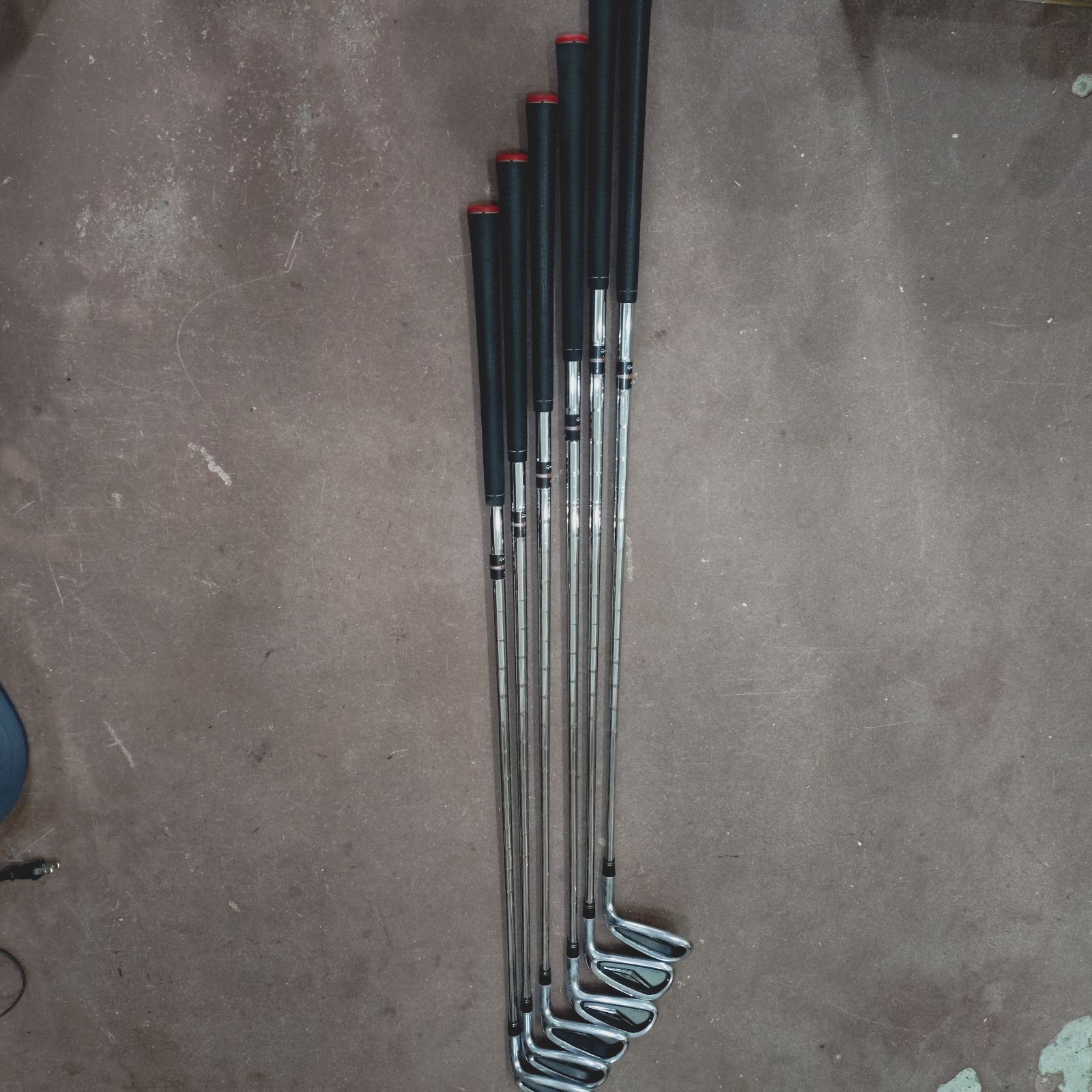 TaylorMade - ⭐️テーラーメイド　R9 MAX アイアン8本　メンズ　FLEX S TaylorMade テーラーメイド R9 MAX アイアンセット 右打ち 男性