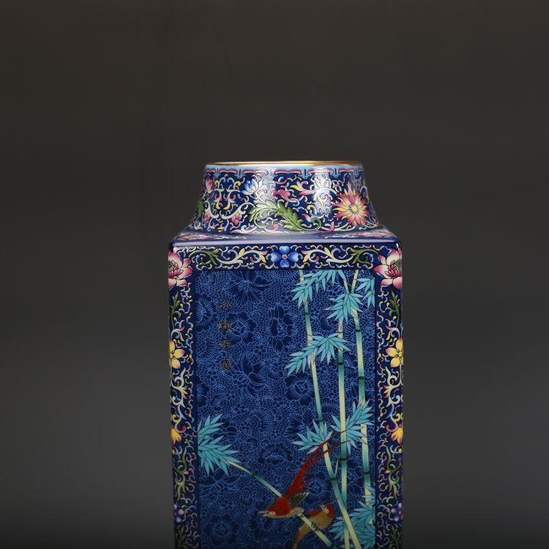 清乾隆磁器藍地琺瑯彩花鳥紋四方瓶 景徳鎮 陶磁器 装飾品 現代