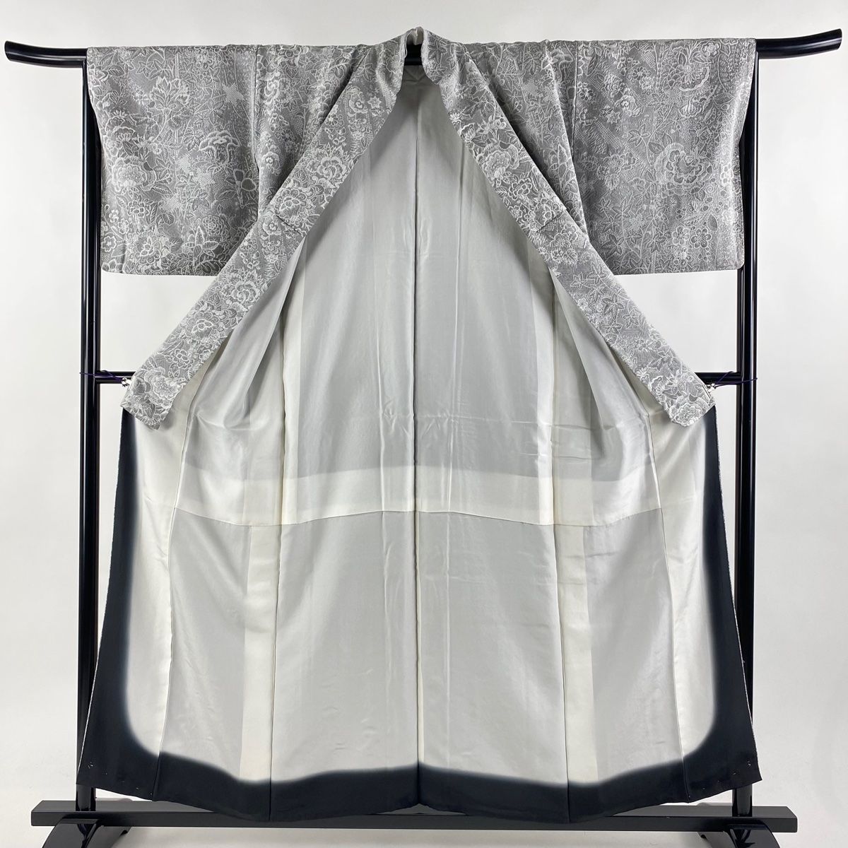 小紋 身丈156.5cm 裄丈66cm M 袷 山岡古都 草花 紋意匠 灰色 正絹 美品  