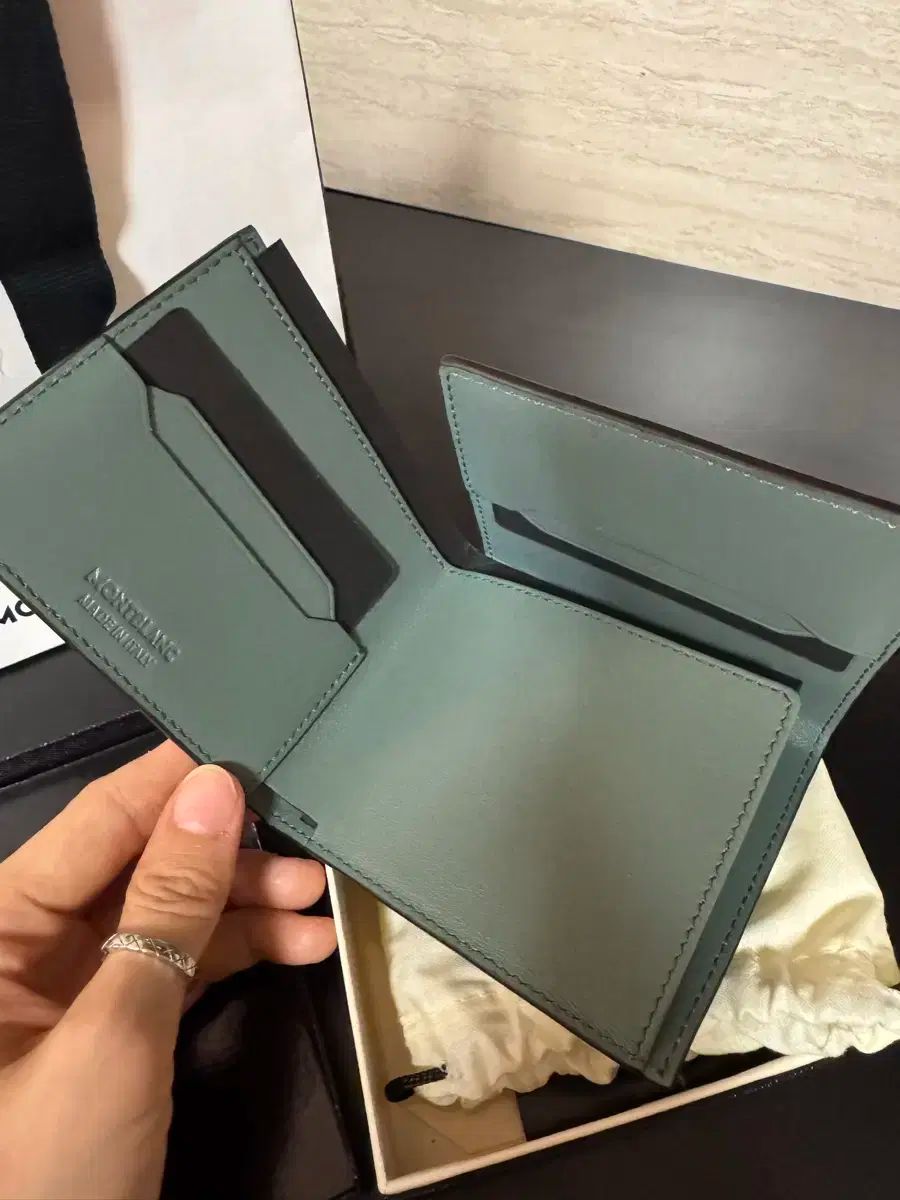 Montblanc(モンブラン) 二つ折り財布 MONTBLANC モンブラン 二つ折り