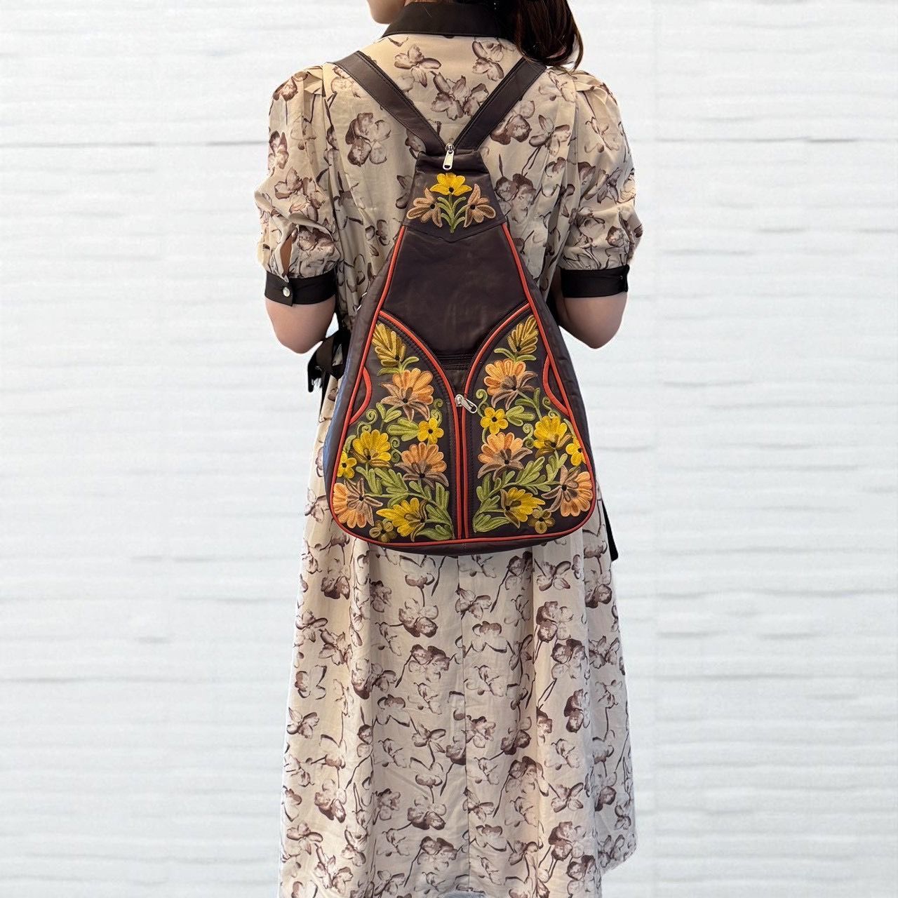 2WAY リュック バッグ ワンショルダー 刺繍入り 牛革 ブラック 