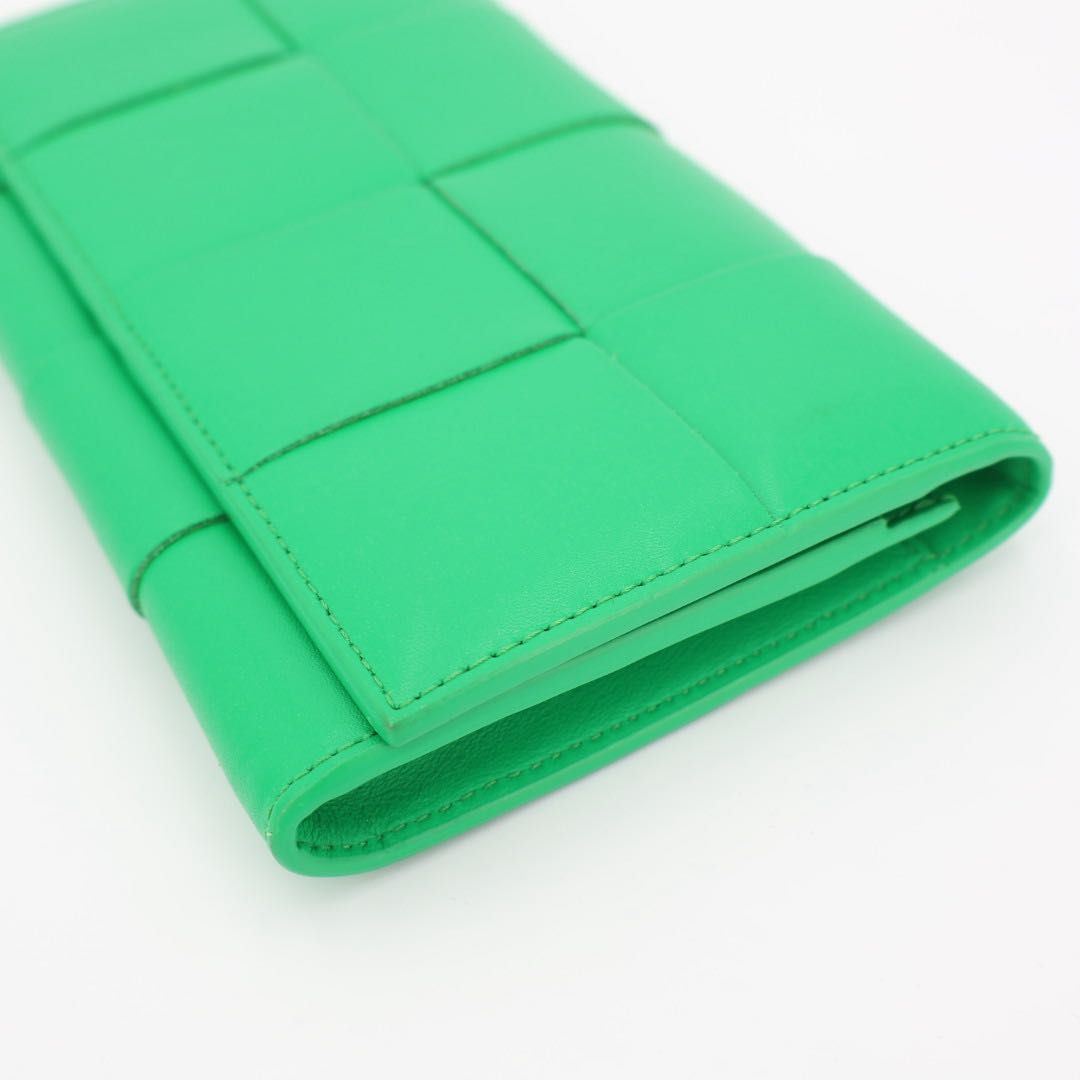 ボッテガヴェネタ BOTTEGAVENETA マキシイントレチャート レザー 財布