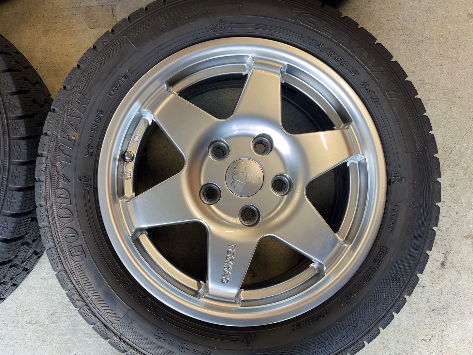 MINI F55 F56 グッドイヤー アイスナビ7 2025年製 15インチ 4本セット