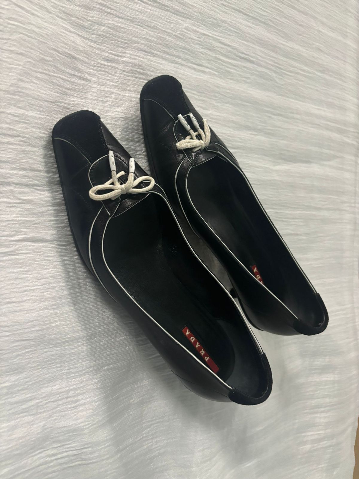 プラダ PRADA パンプス フラットシューズ リボン ロゴ エナメルレザー