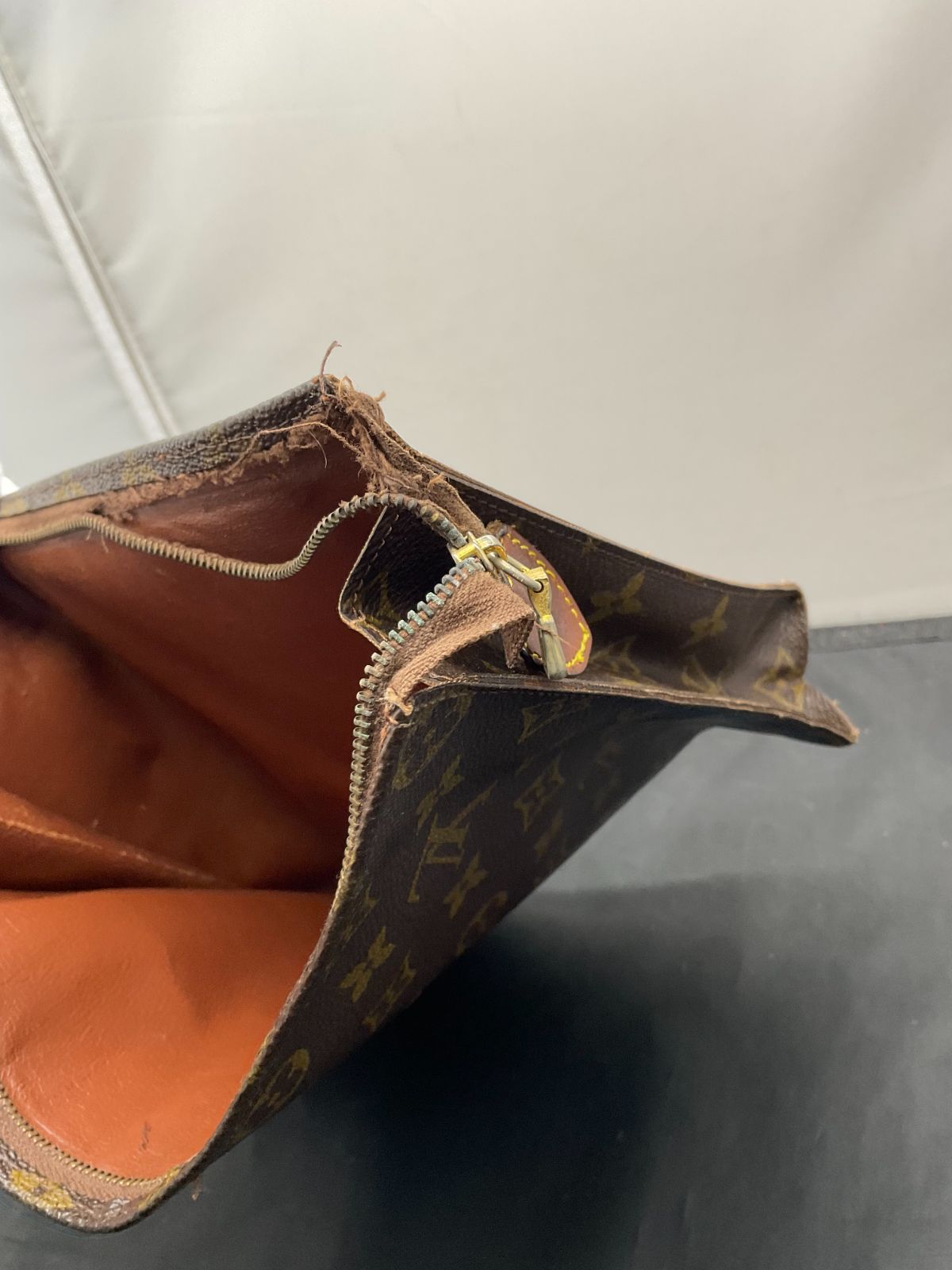 ルイヴィトン クラッチ セカンド バッグ ポーチ モノグラム ポッシュトワレット LOUIS VUITTON ルイ・ヴィトン ポッシュトワレット26 ブランド
