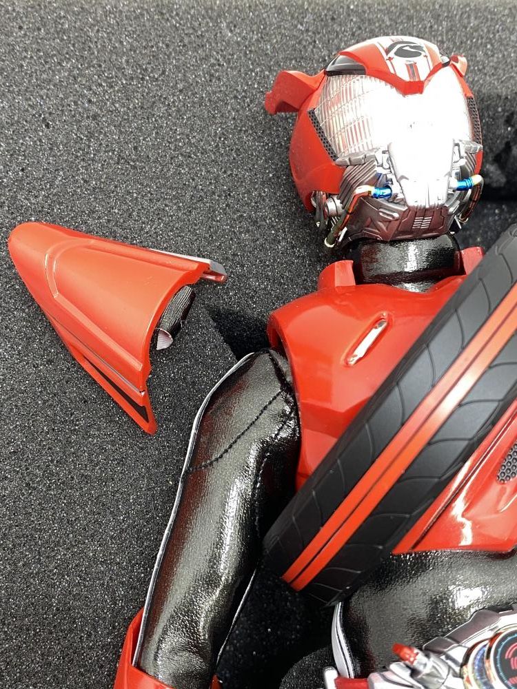 【ジャンク品】仮面ライダー　ドライブ　RAH Amazon.co.jp: RAH(リアルアクションヒーローズ) GENESIS 仮面
