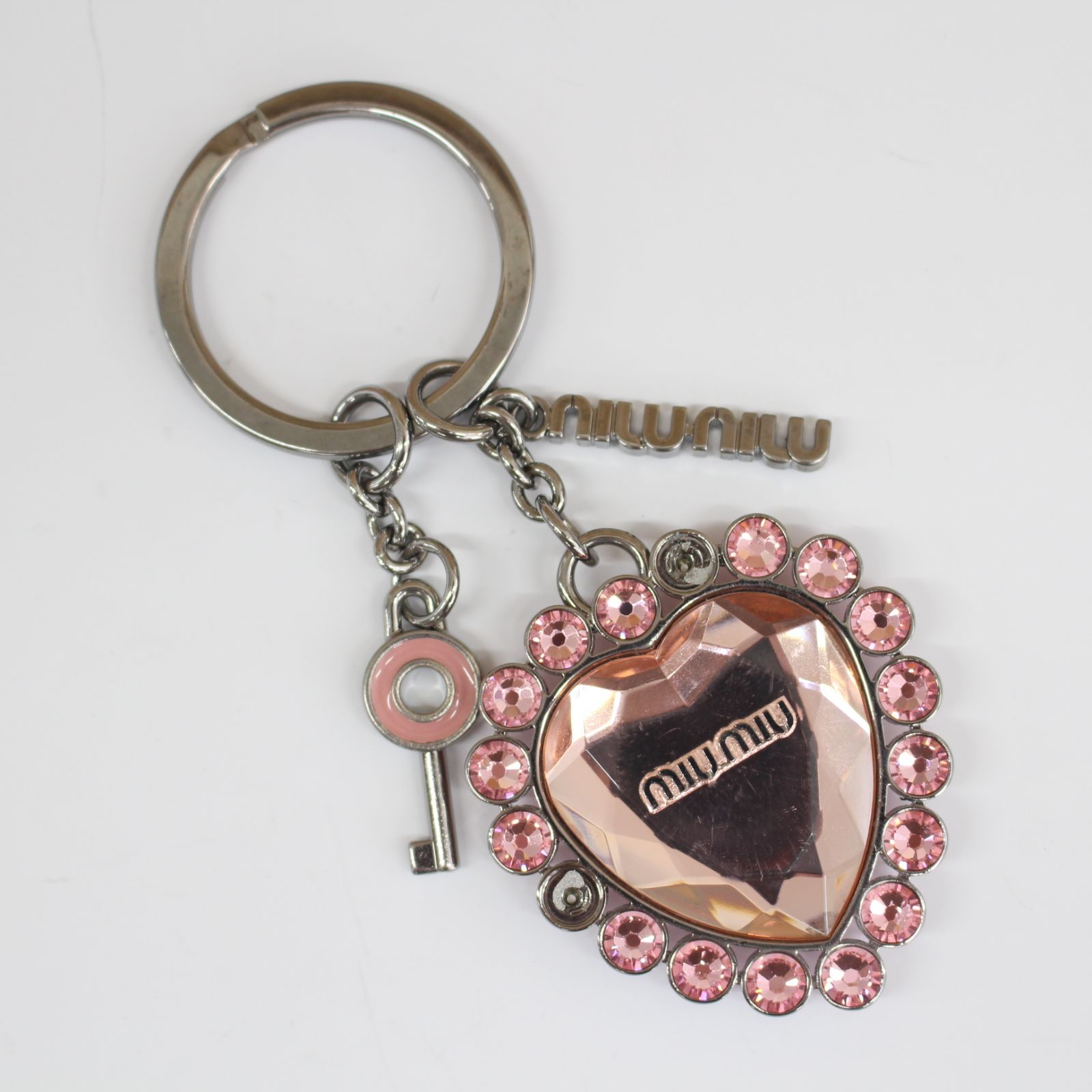 miu miu ハート型キーホルダー ピンク　クリスタル ミュウミュウ きらきらクリスタルビジューキーホルダー ハート