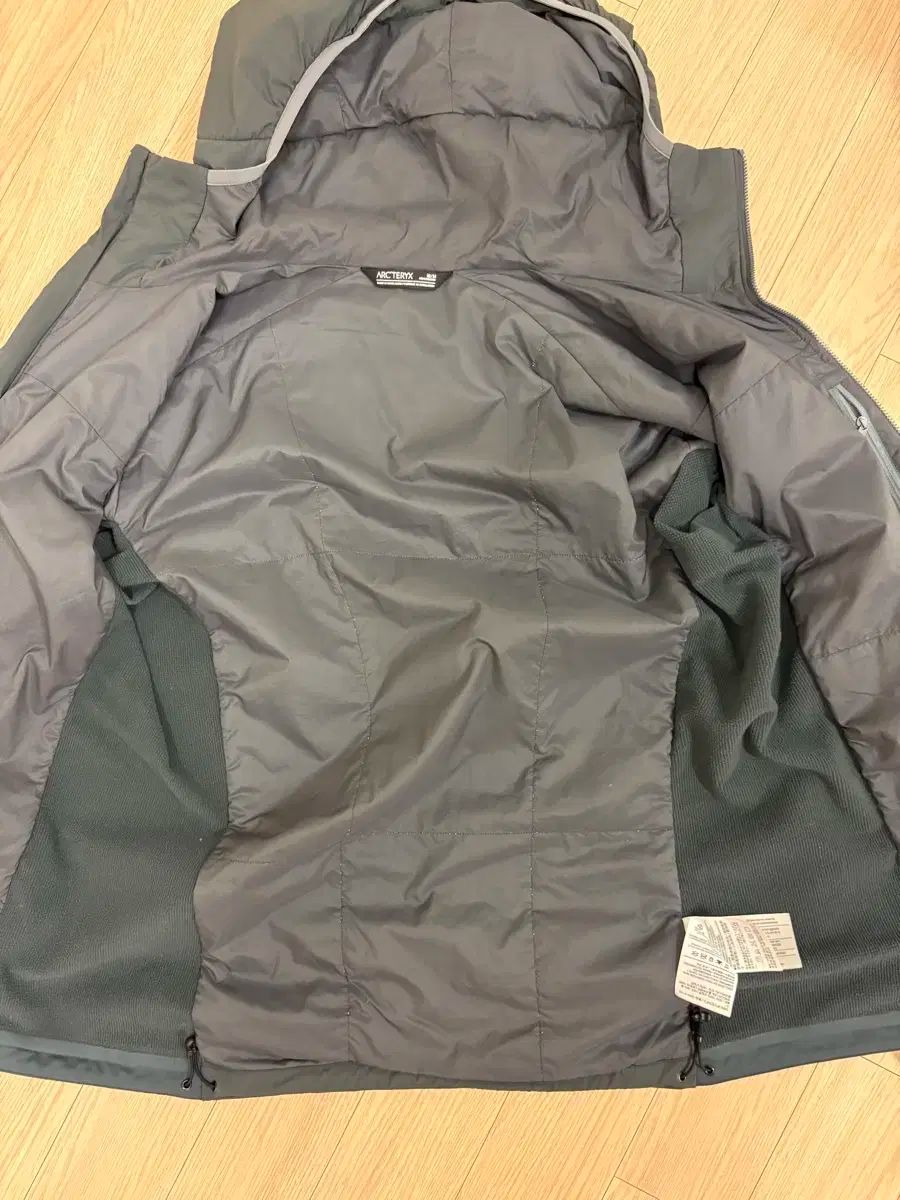 ARC TERYX アークテリクス Atom アトム LT グリッチ M サイズ