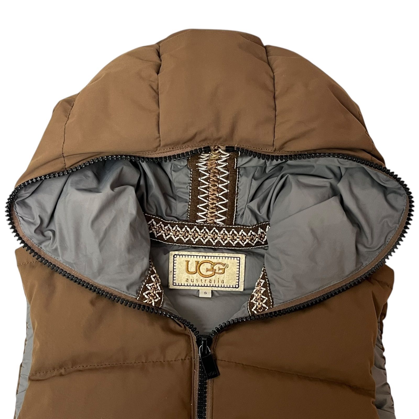 UGG australia (アグオーストラリア) ダウンベスト フード付き S 
