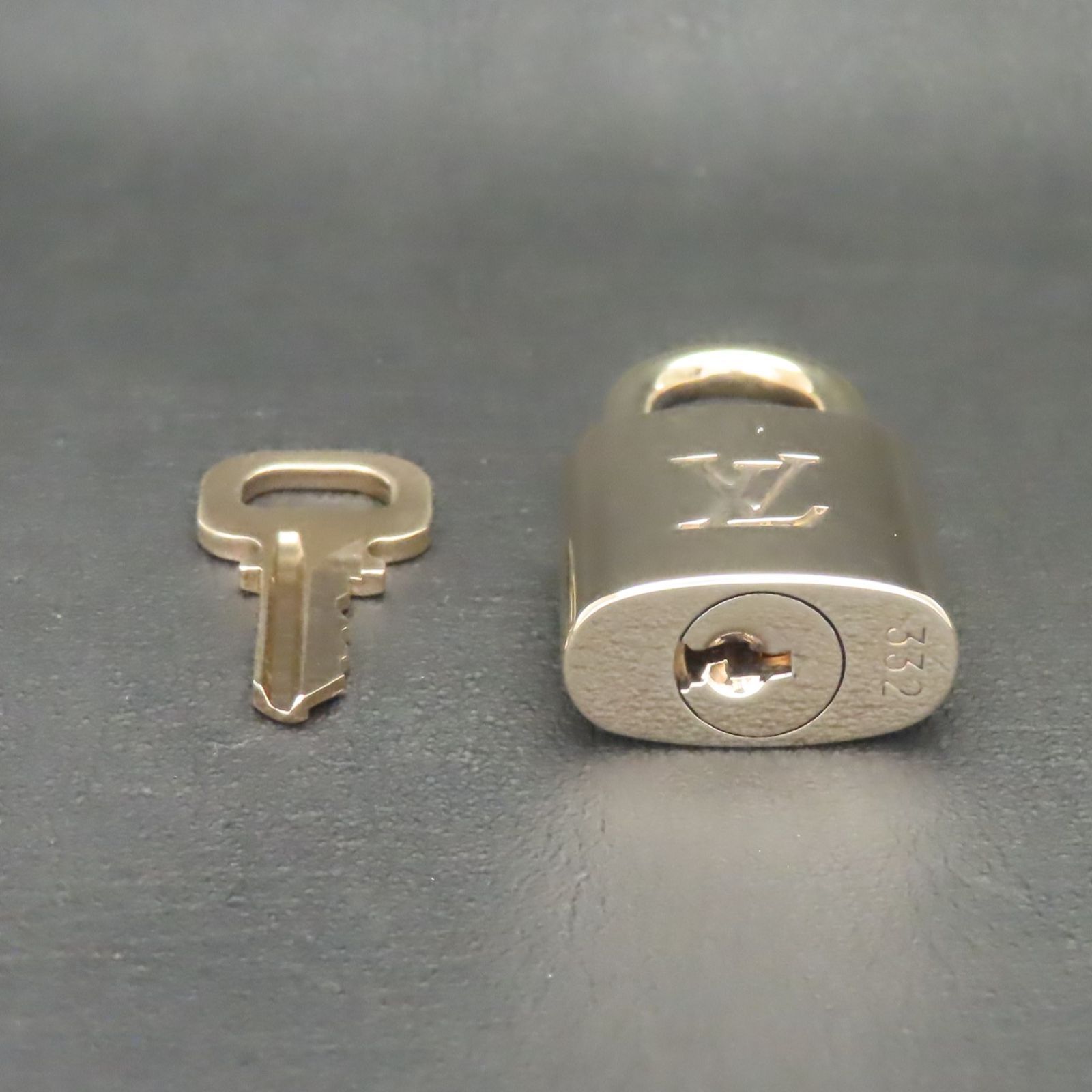 極美品 ルイヴィトン カデナ 南京錠 パドロック キー ゴールド No.677