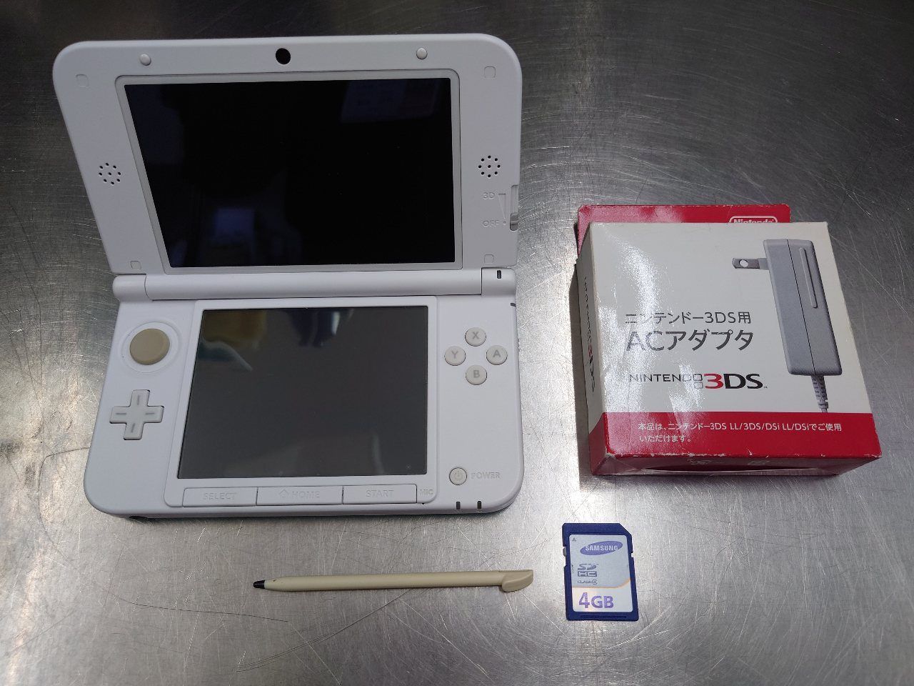 任天堂 ニンテンドー３ＤＳＬＬ ミントｘホワイト SPR-S-JPN-C0 充電器付き 囗T巛