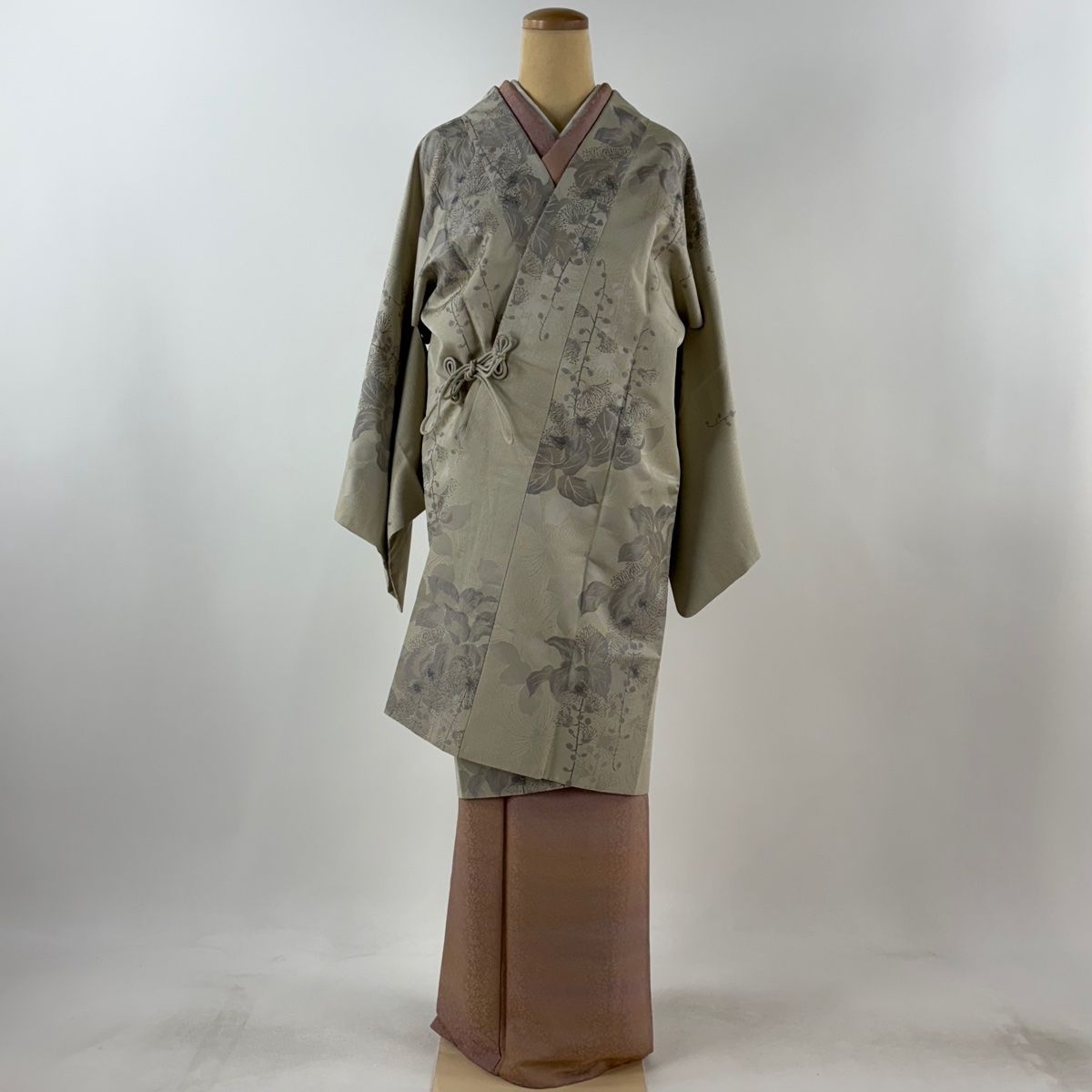道中着 身丈103.5cm 裄丈66cm M 和装コート さがり花 草花 縦縞 ベージュ 正絹 名品
