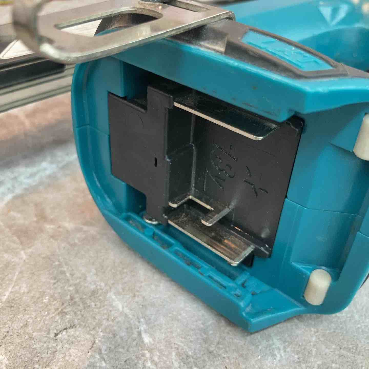 マキタ makita コードレスピンネイラ PT 353 DZ 18 V