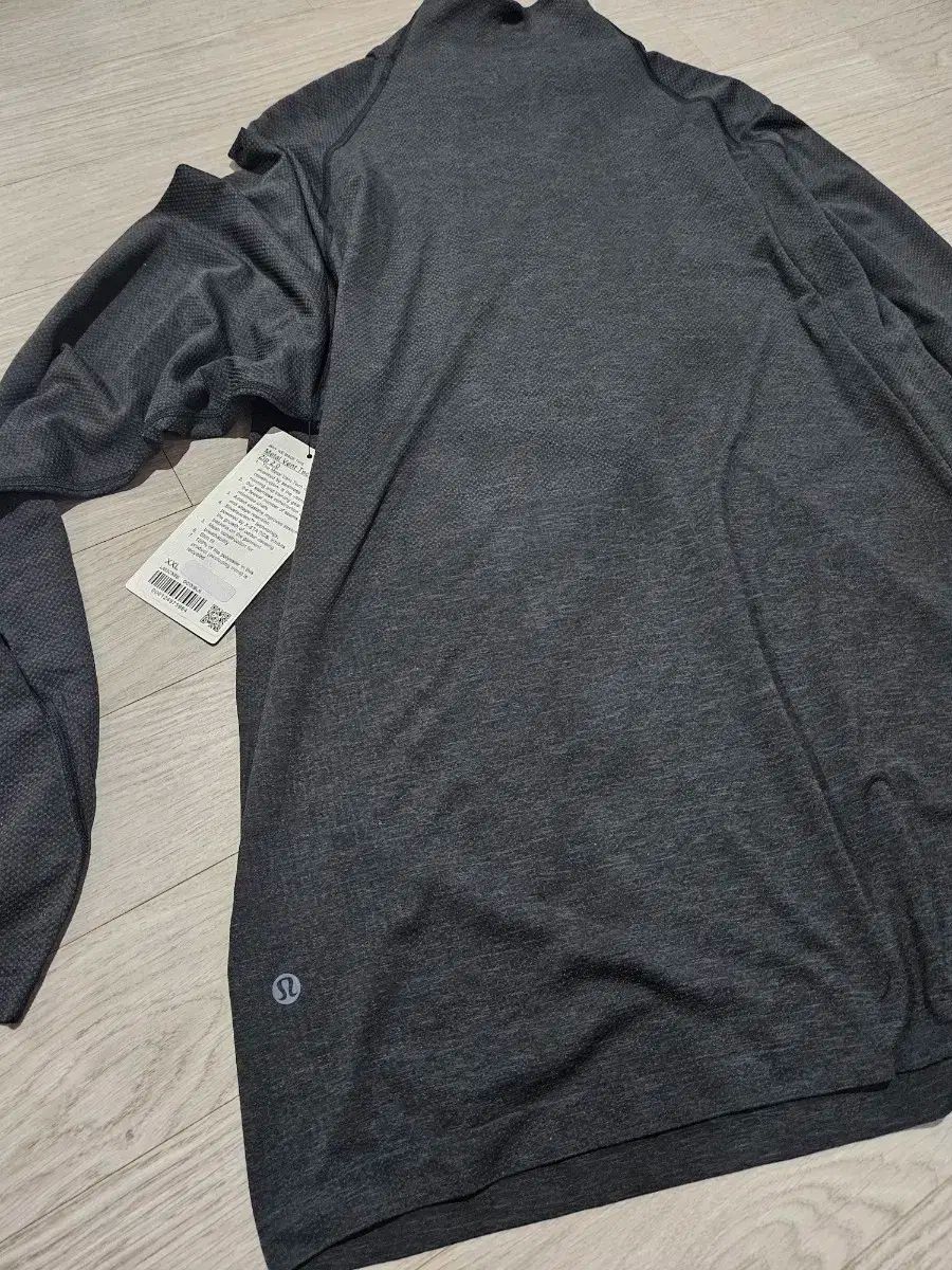 Tシャツ グレー