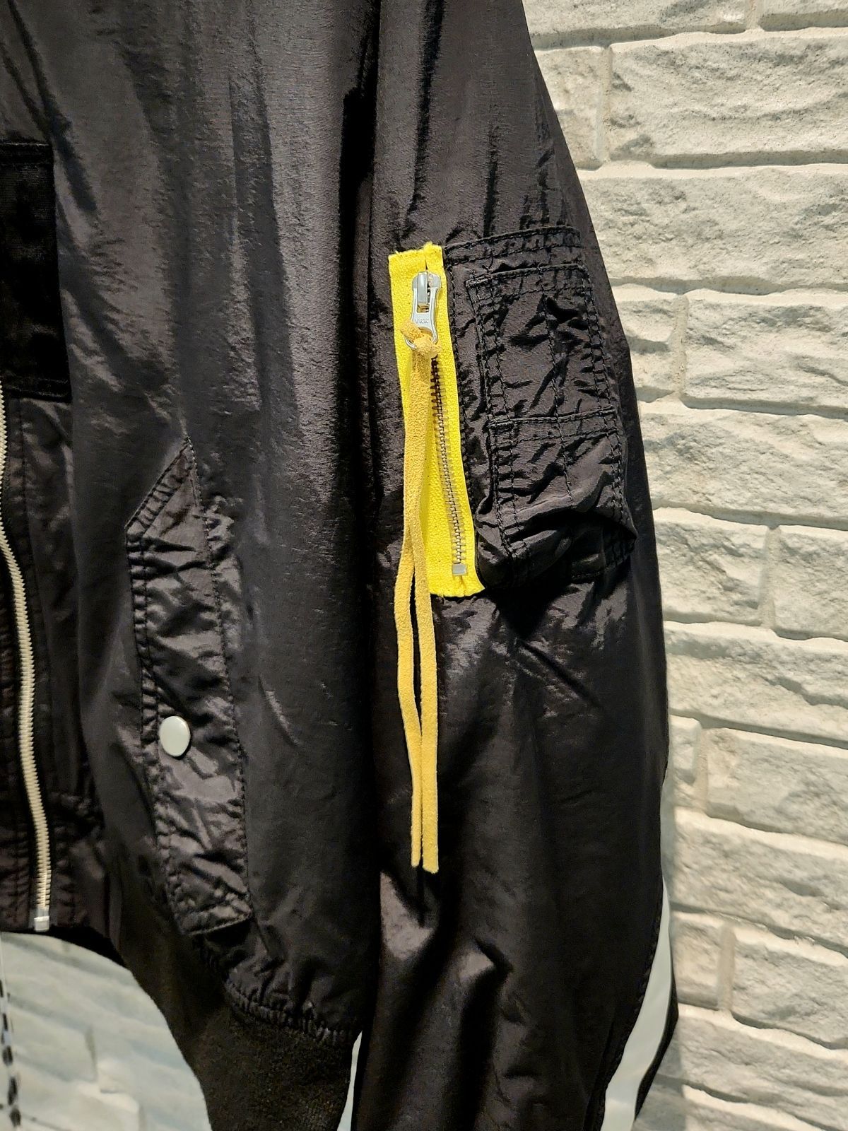  ONE OK ROCK Ambitions 2017 ボンバージャケット Mサイズ MA 1 ジャケット ブルゾン Tシャツ アパレル ミュージシャン