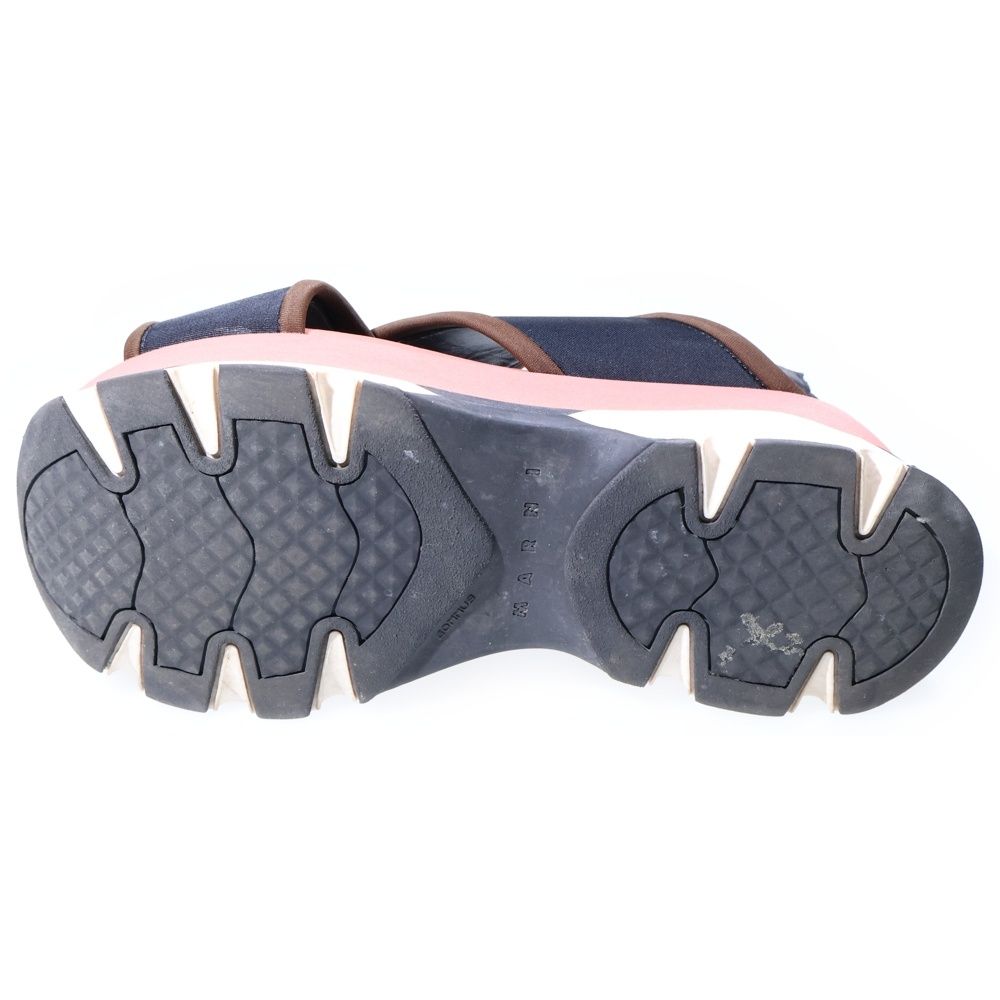 クロスストラップ