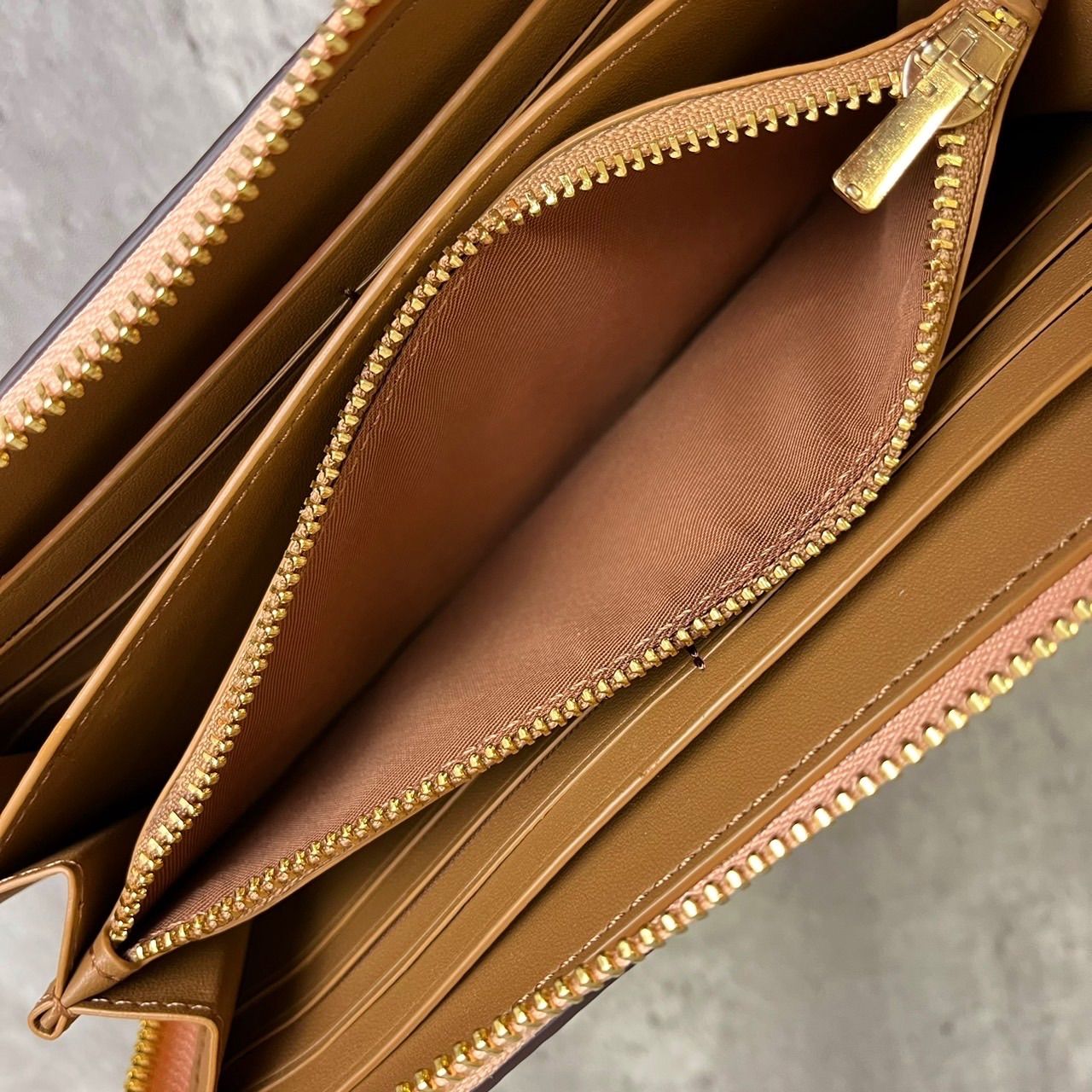 ✨良品✨ COACH コーチ 長財布 ラウンドファスナー ホースアンド 