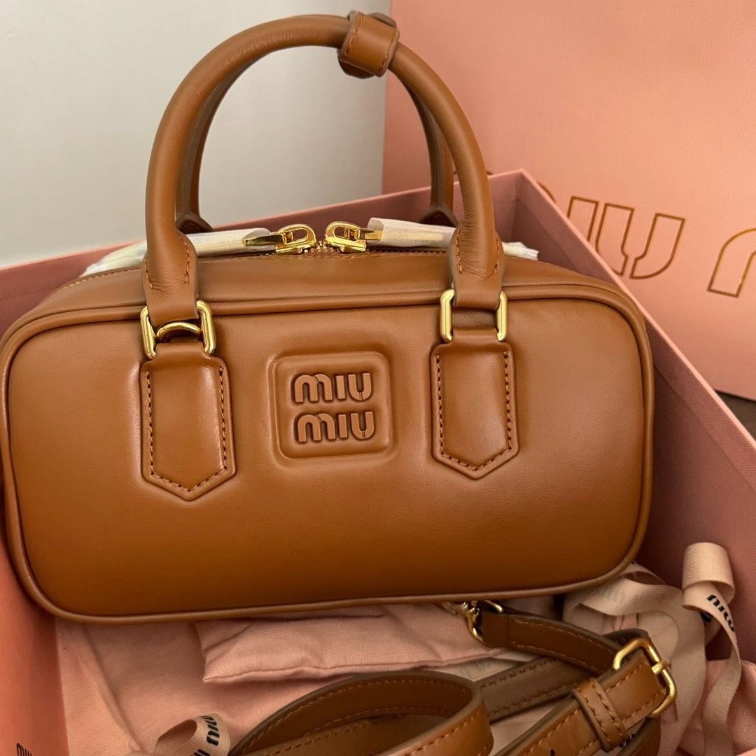 MiuMiu ボーリングバッグ ミュウミュウ コニャックブラウン ショルダーバッグ サイズ 22×11cm