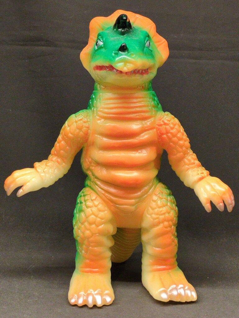 ポピー 新・復刻版怪獣シリーズ ブルマァク アギラ 蓄光成型