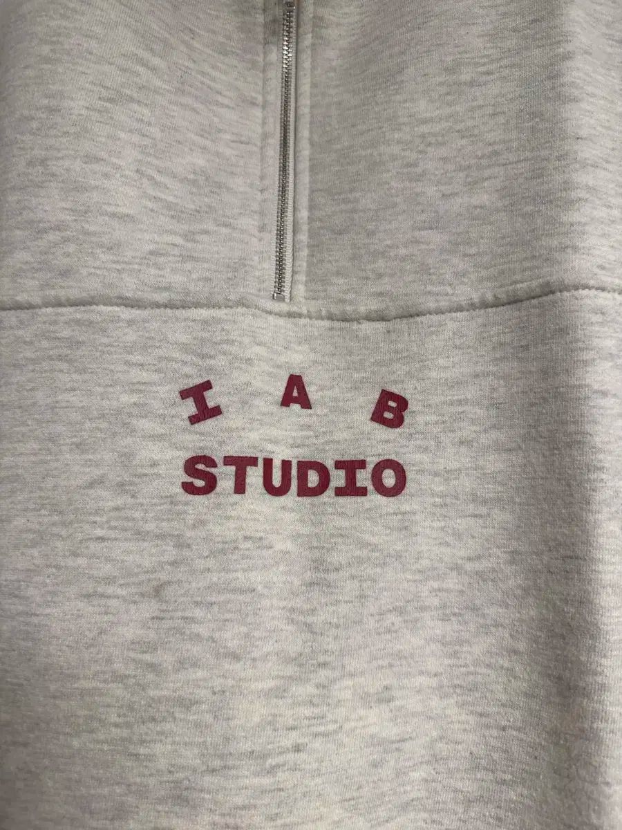 XL IAB Studio アイエプスタジオ ハーフジップ