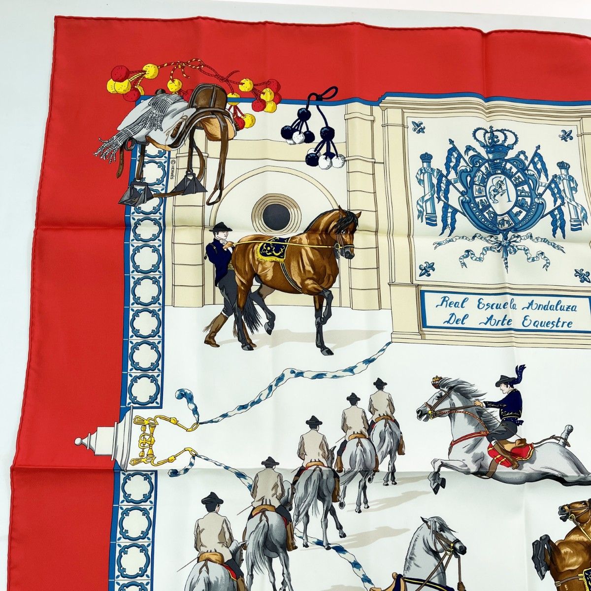 HERMES シルクスカーフ 馬具デザイン 赤 HERMES シルクスカーフ 馬具デザイン 赤 HERMES シルクスカーフ