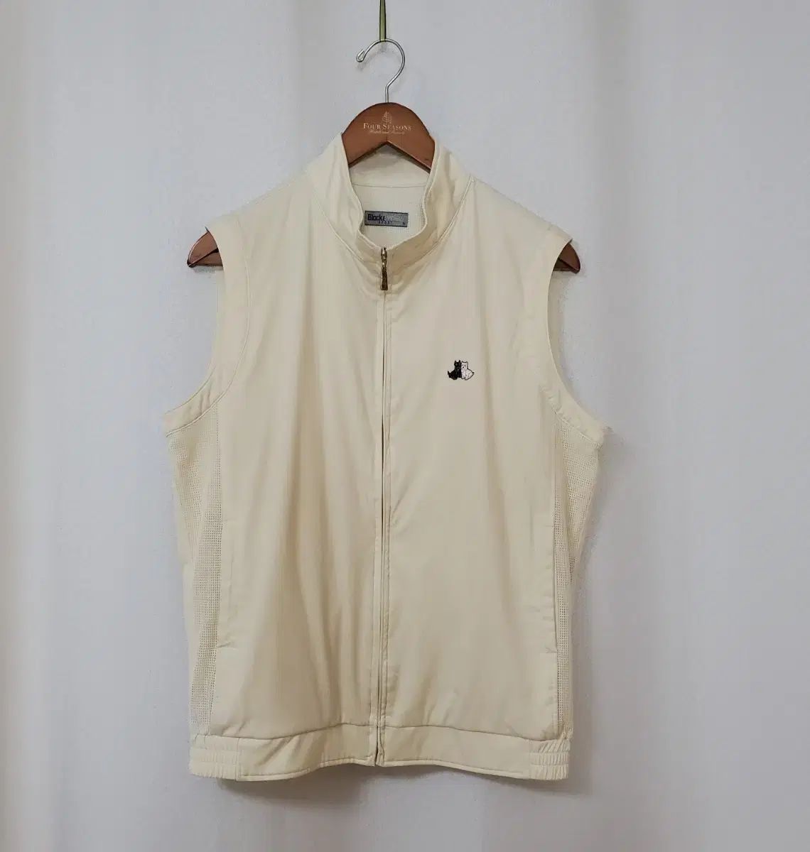 ブラック＆ホワイト メンズ M ジップアップベスト