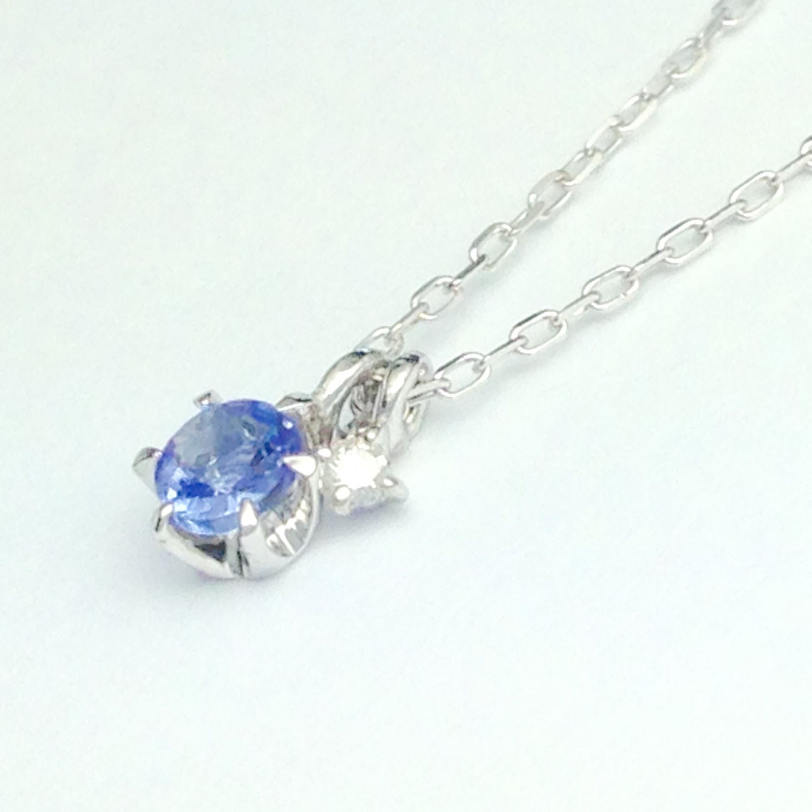 数量 12月の誕生石タンザナイトK10ホワイトゴールドツイントッププチネックレス