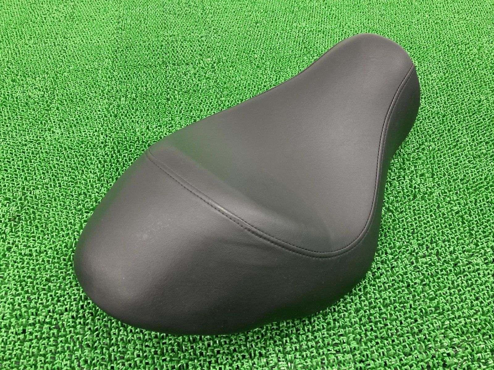 XL883L シート 51550-07 ハーレー 純正 バイク 部品 破れ無し