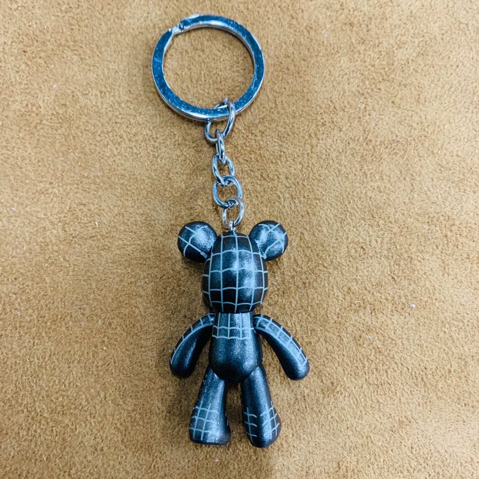 キーホルダー【ブラックスパイダーマンクマ】 - メルカリ