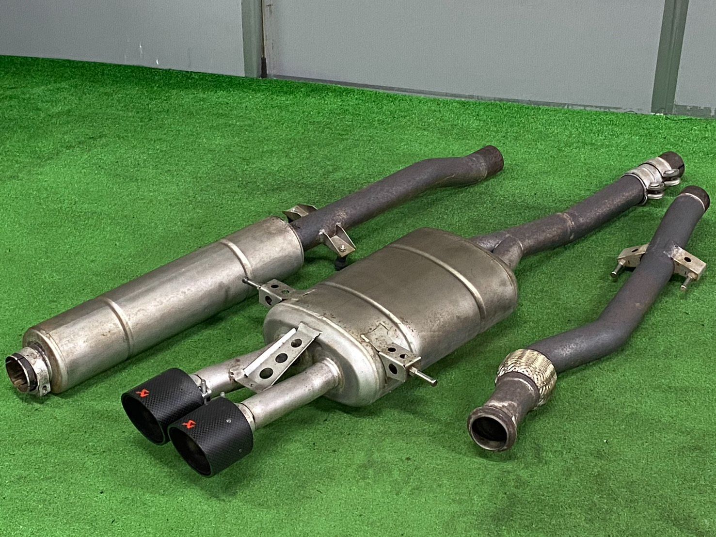 品 BMW MINI R56 R57 クーパーS用 Akrapovic アクラポビッチ レボリューション スポーツマフラー マフラーカッター カーボン