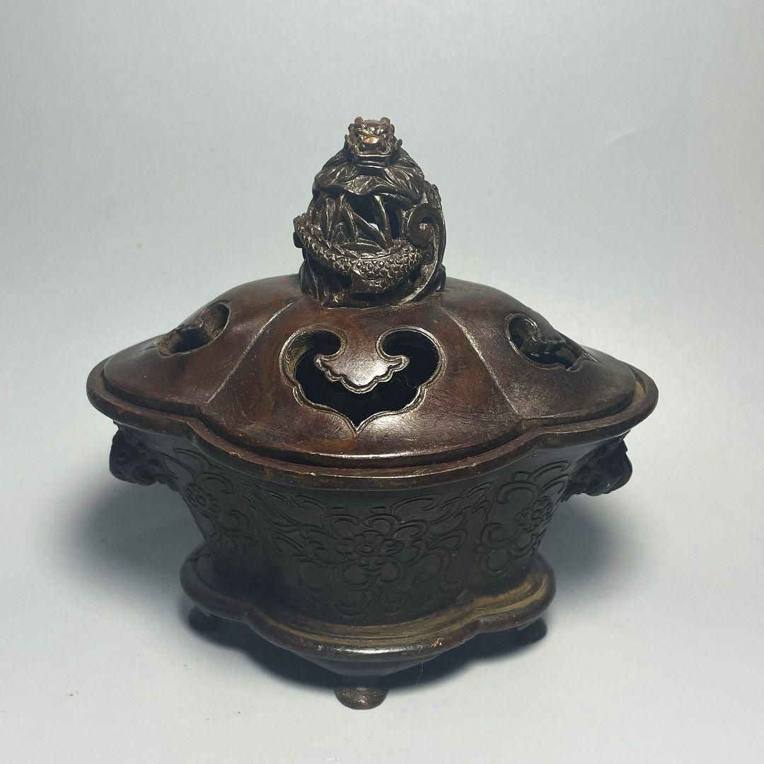銅細工 海棠四足炉 獅蓋鈕刻花香薫炉 香炉 香道具 装飾品 工芸品 美術品 銅細工 海棠四足炉 獅蓋鈕刻花香薫炉 香炉 香道具