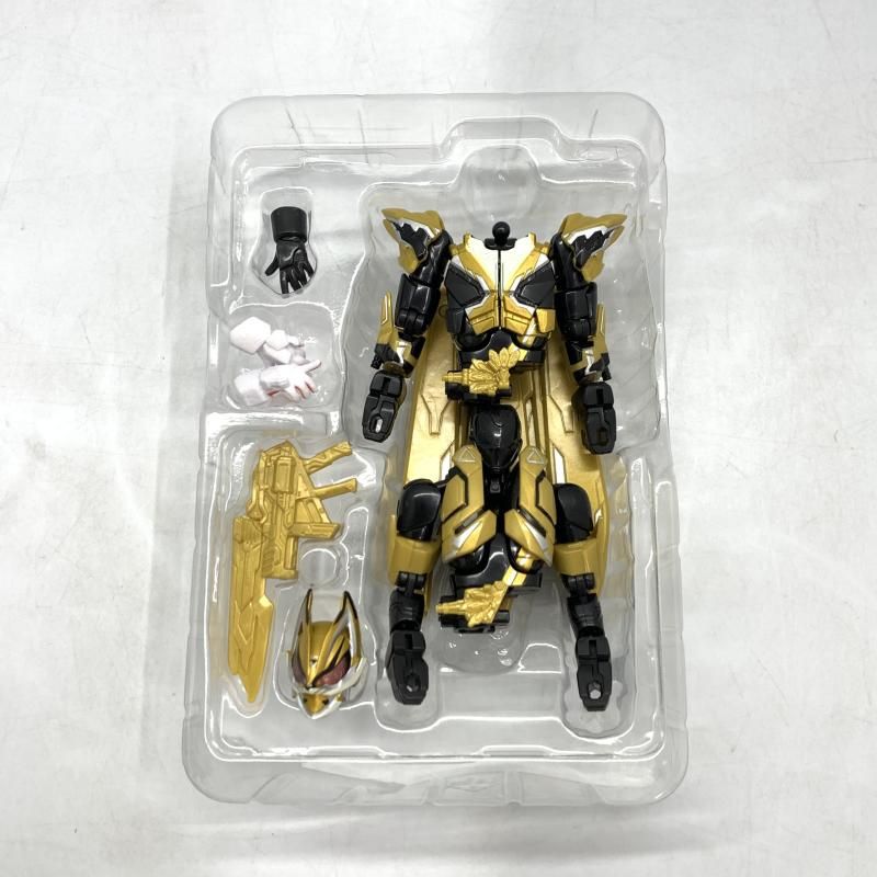 仮面ライダードゥームズギーツ　リボルブチェンジフィギュア Amazon.co.jp: リボルブチェンジフィギュア PB11 仮面ライダー