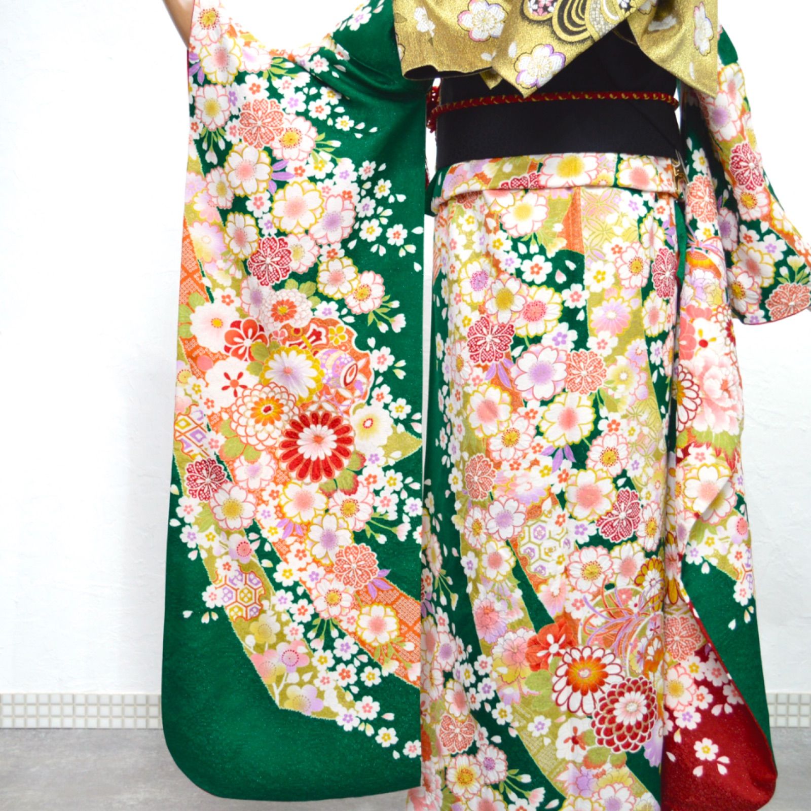 美品》正絹 振袖フルセット M〜Lサイズ 成人式 緑地 パールトーン加工