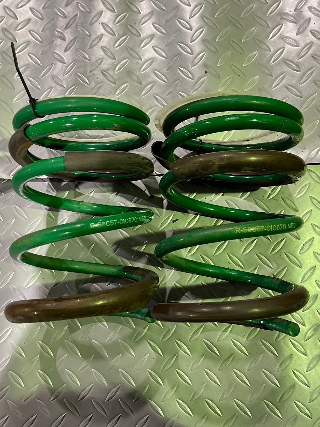 ZRR70 ノア ヴォクシー テイン TEIN車高調 フルタップ ベーシック