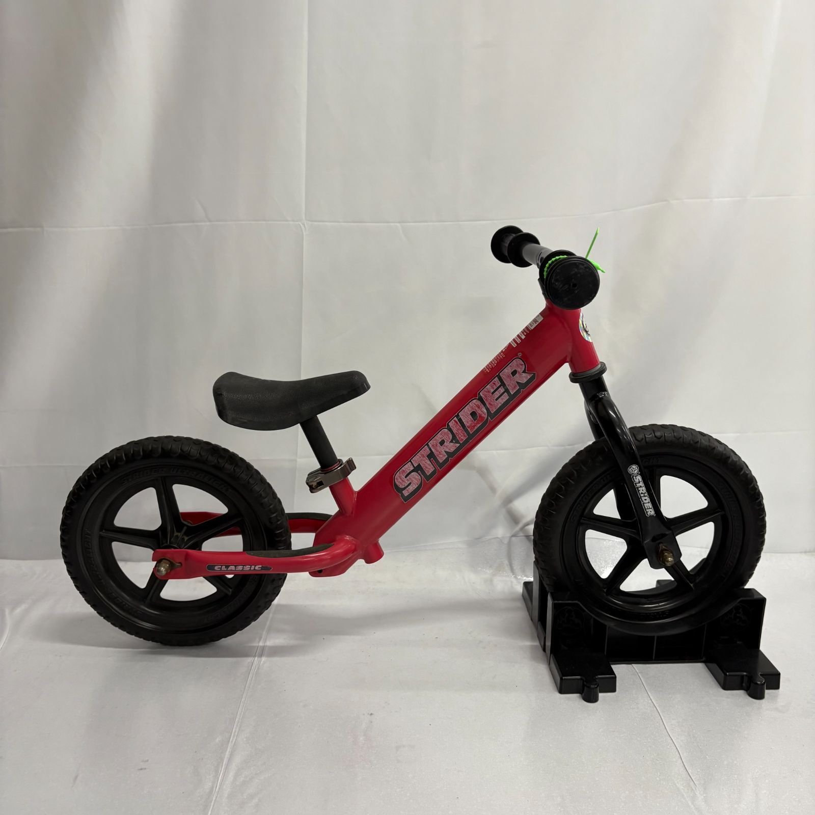 STRIDER ストライダー 12Classic キックバイク 赤 レッド 【公式通販】