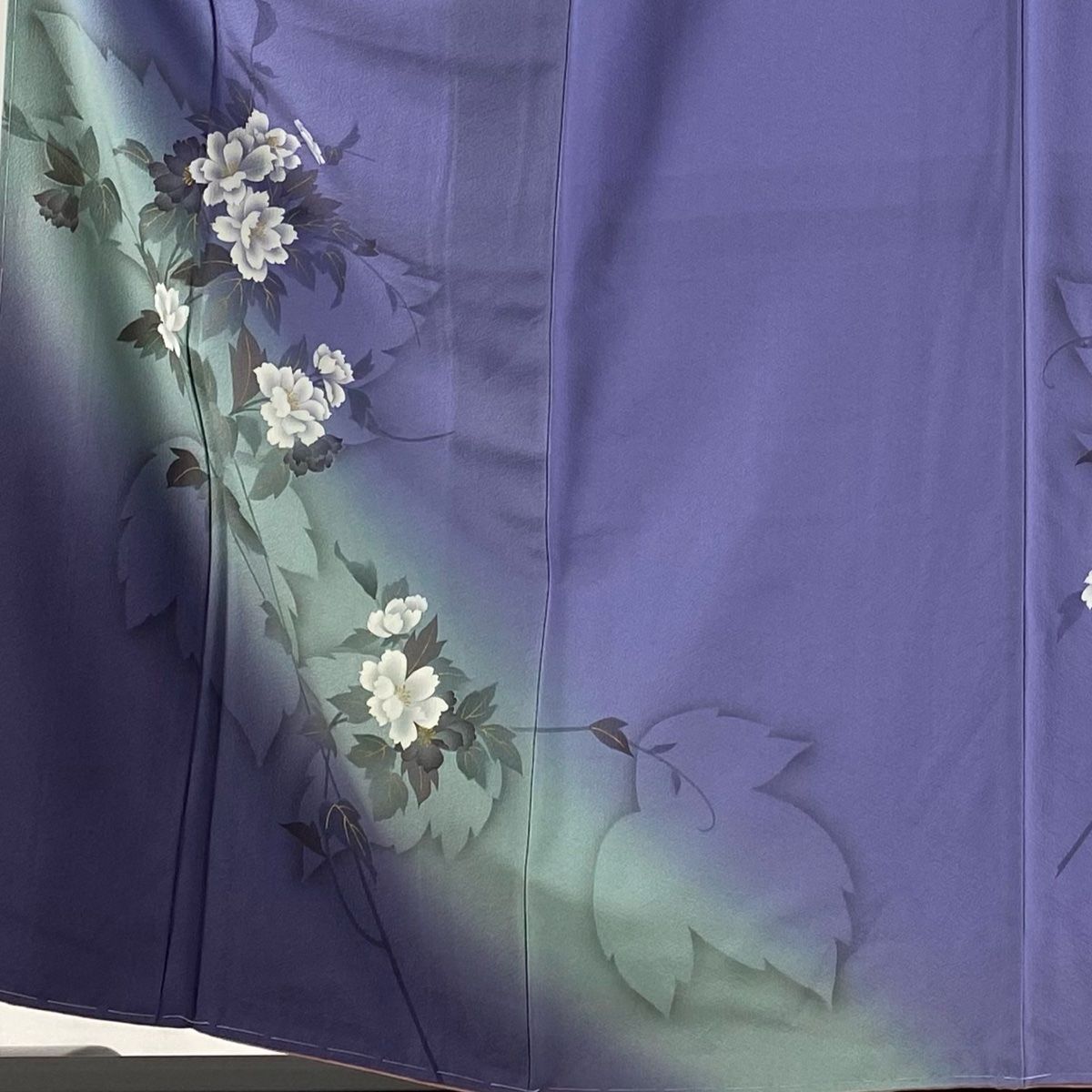 付下げ 身丈157cm 裄丈67cm M 袷 丹下雄介 やまと 落款 草花 シルエット 金彩 ぼかし 薄紫 正絹 名品