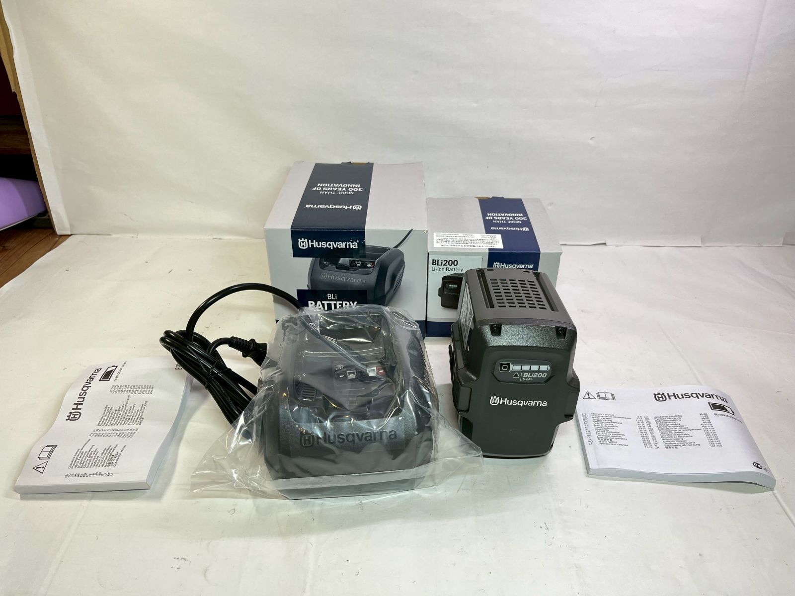 充電器 バッテリーセット 急速充電器 QC250 Husqvarna ハスクバーナ バッテリー BLi200