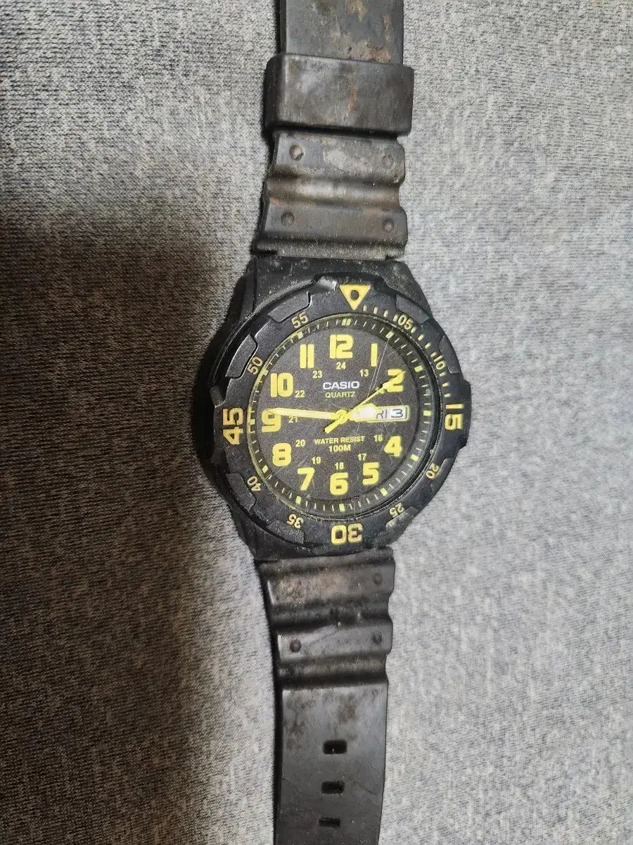 CASIO カシオ ブラック 屋外 男性 腕時計