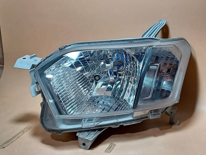 コーティング済 プロボックス 割引 NCP165V 左ヘッドランプ・ヘッド