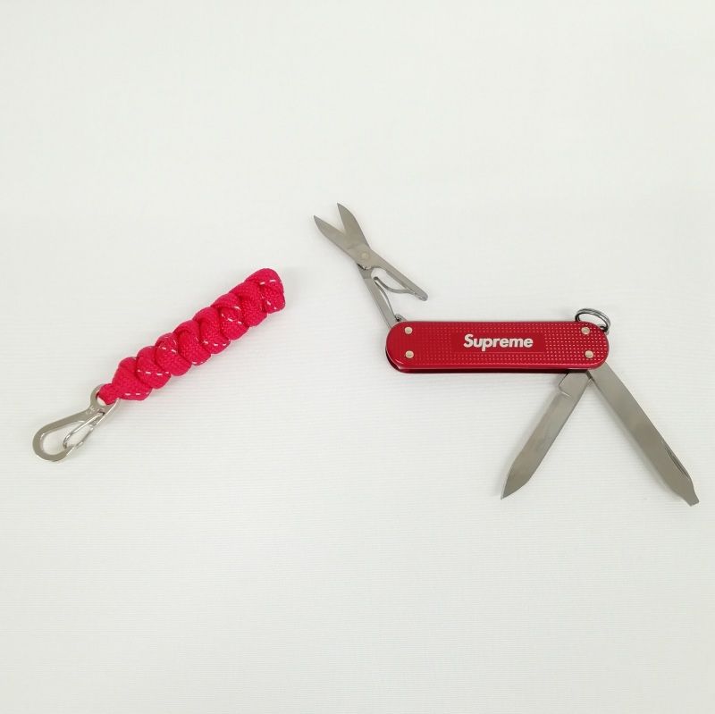 シュプリーム SUPREME VICTORINOX CLASSIC ALOX KNIFE RED 19SS ビクトリノックス クラシック 折りたたみ ナイフ  レッド - メルカリ