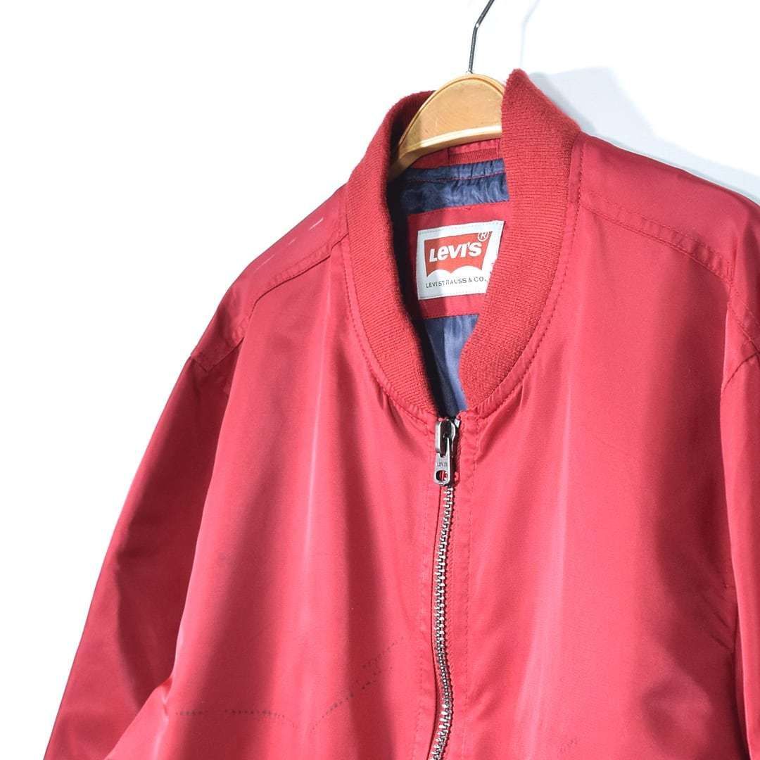 Levi's リーバイス ボンバージャケット　MA-1 ブルゾン リーバイス MA-1型 ボンバージャケット 赤 レッド ブルゾン