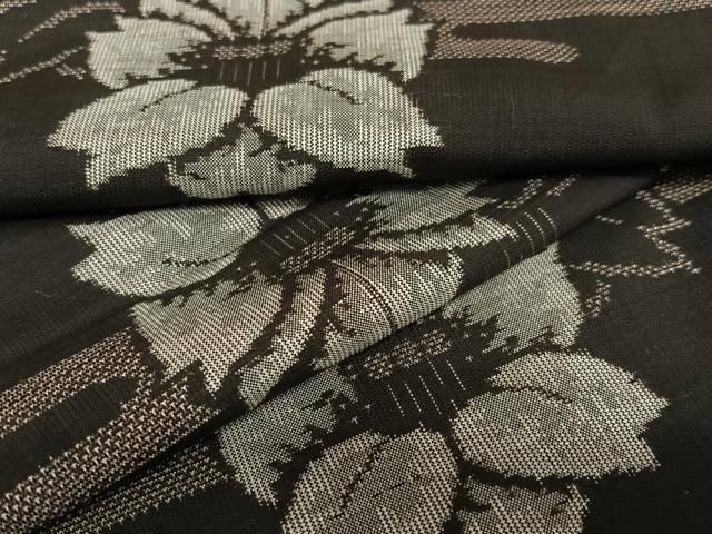 平和屋着物●本場大島紬　泥染め　9マルキ　総絣　地空　工霞花文　正絹　逸品　AAAT0599zg 平和屋着物○本場大島紬 泥染め 9マルキ 総絣 地空 工霞花文 正絹 逸品