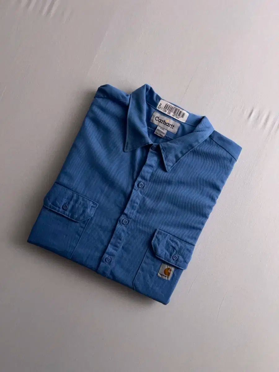 Carhartt(カーハート) リメイク スカイブルー オフィサー オーバーサイズシャツ