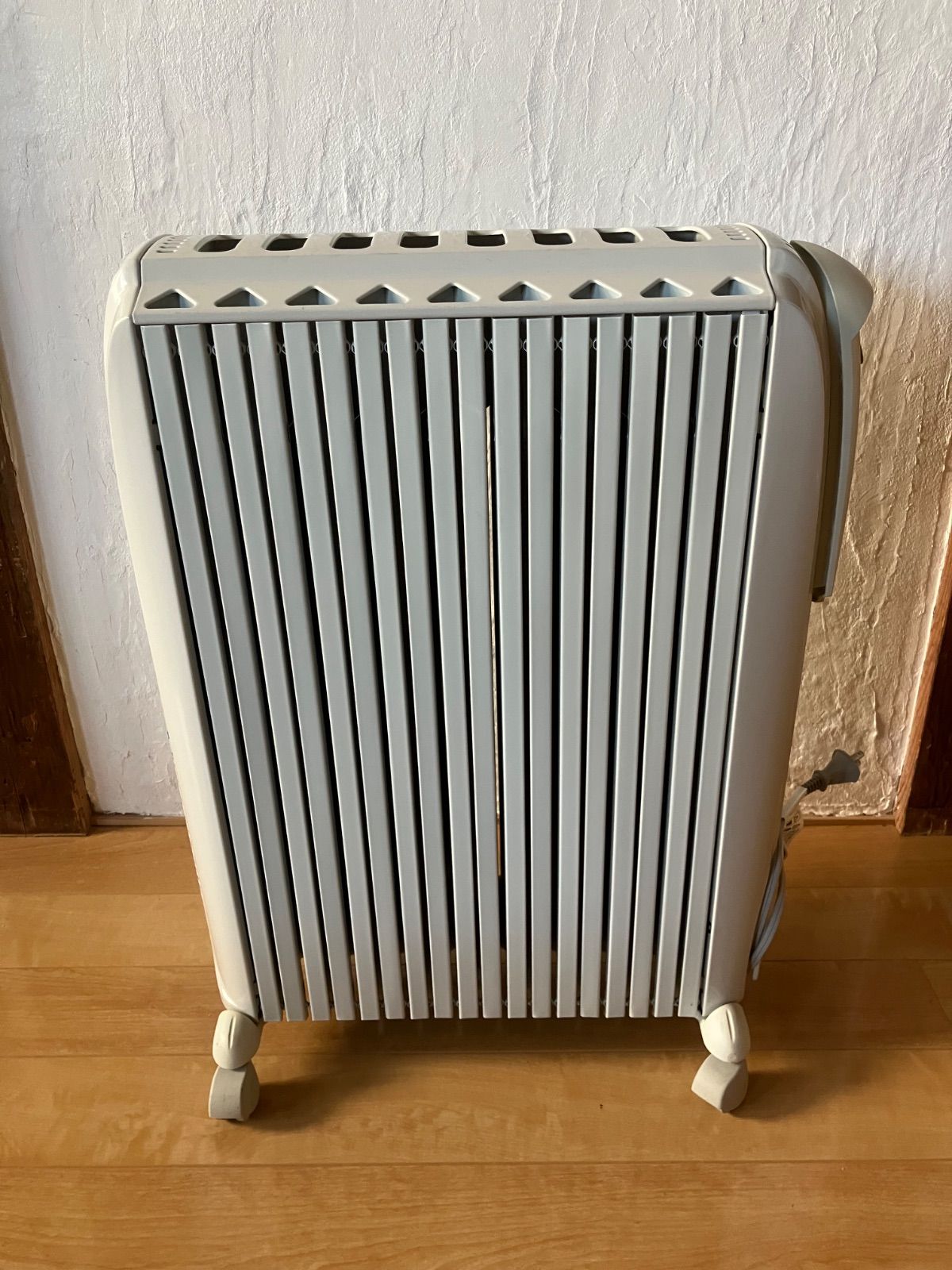 デロンギ オイルヒーター ドラゴン3 説明書付 トップハンガー付