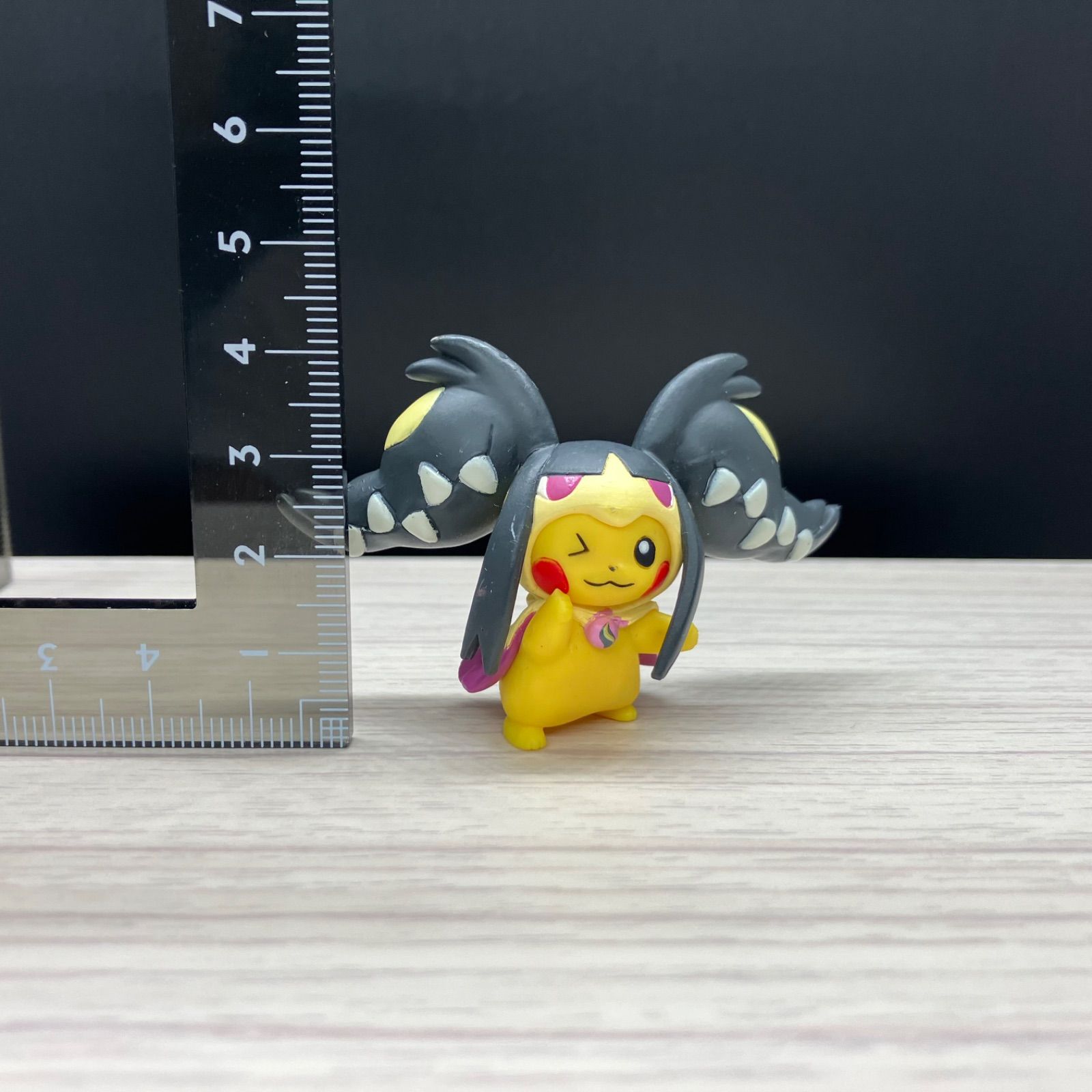 ポケモンセンター限定　ポンチョを着たピカチュウ　メガクチート メガポンチョを着たピカチュウ メガクチート ピカチュウ