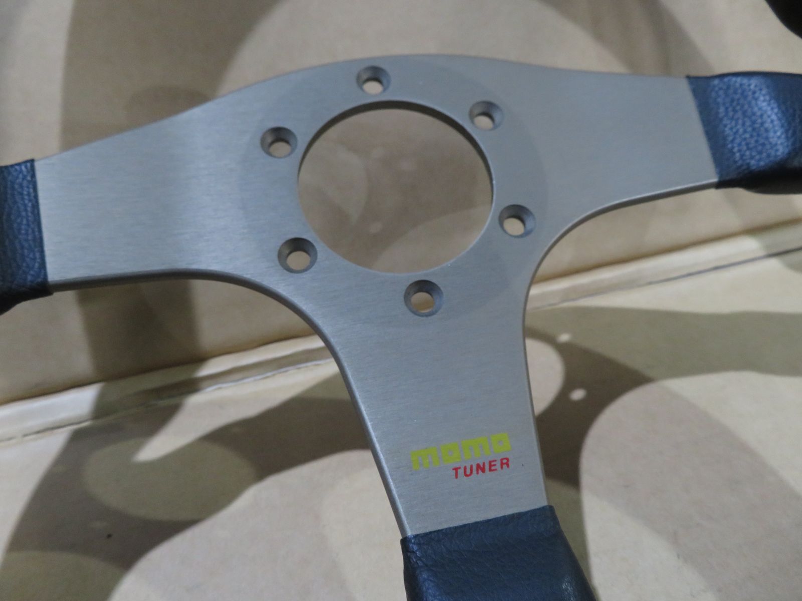 momo TUNER ステアリング 35Φ TUNER | MOMO ダークグレイ 320mm（T-13